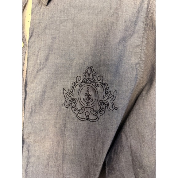 CHEMISTRY Blue Chambray Embroidered Crest Long Sleeve Button Up Shirt Size L - Picture 3 of 8